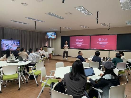 餐厅里的人们 AI 生成的内容可能不正确。